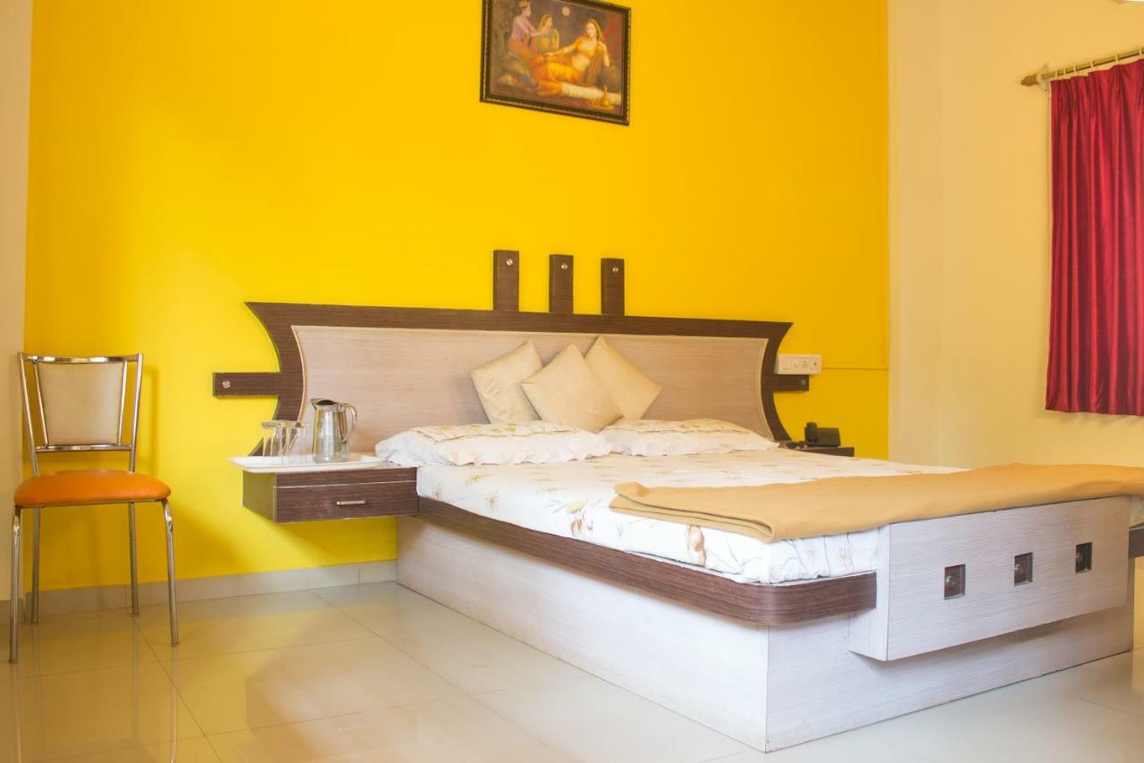 Maitreya Beach Resort Diveagar Bagian luar foto