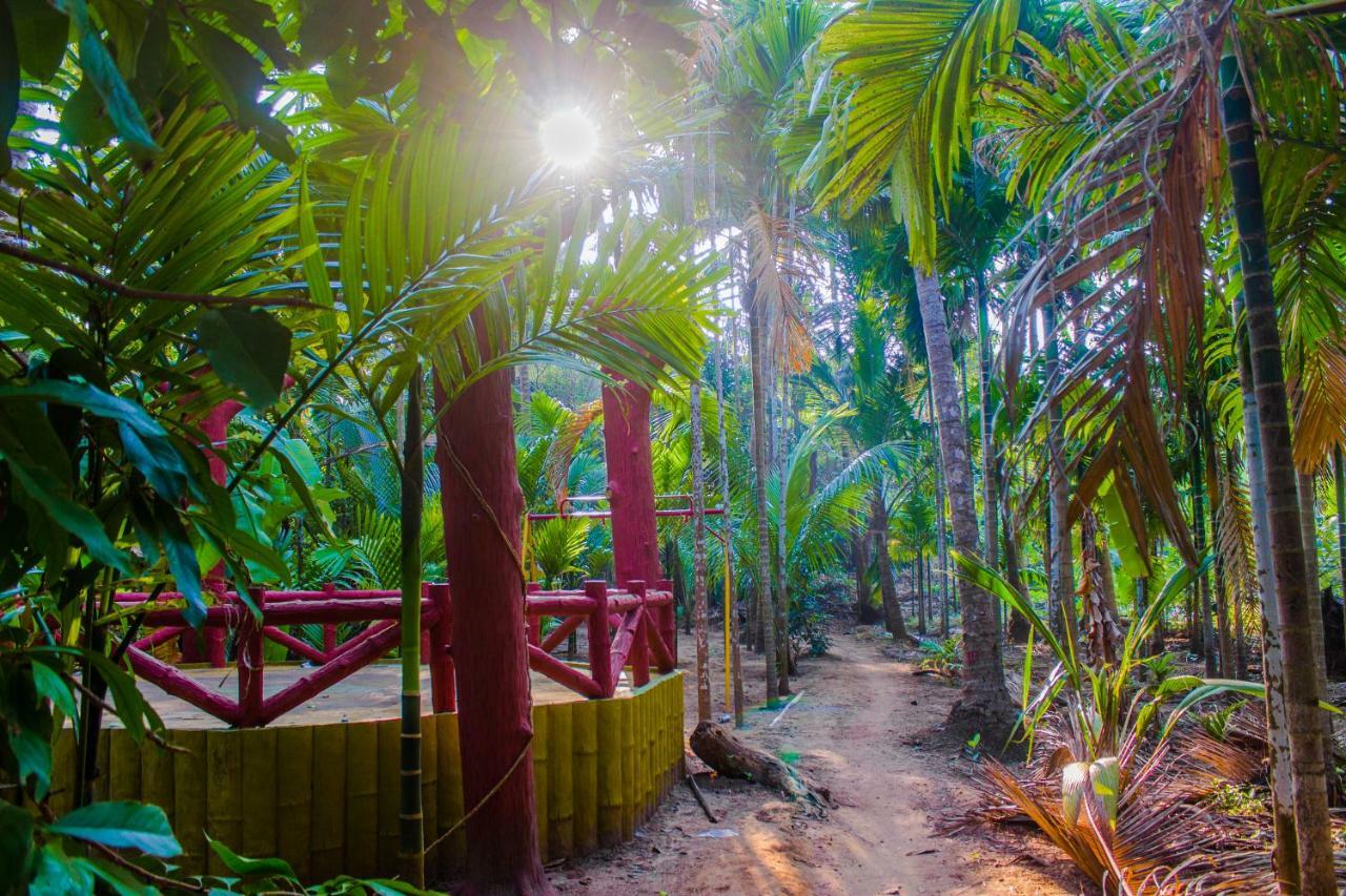 Maitreya Beach Resort Diveagar Bagian luar foto