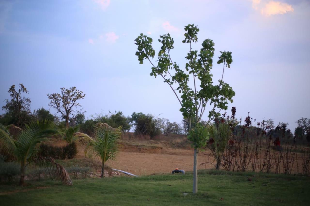 Maitreya Beach Resort Diveagar Bagian luar foto